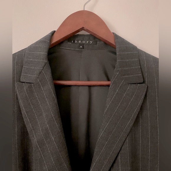 Theory Stretch Wool Metallic Pinstripe Blazer/ Career Gray Silver/Size 10 - Picture 2 of 10